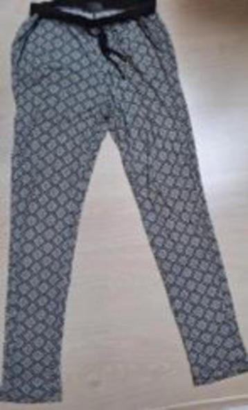 Comfy broek met zakken maat 38 beschikbaar voor biedingen