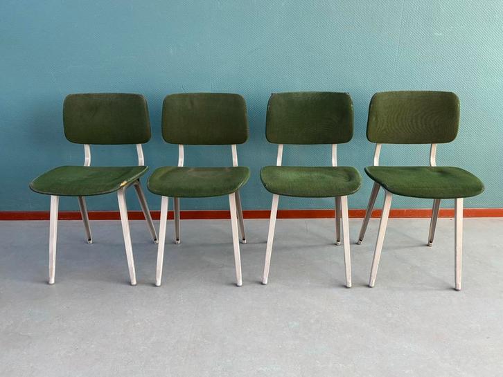 Friso Kramer Revolt x 4 vintage Dutch Design stoel., Huis en Inrichting, Stoelen, Gebruikt, Vier, Metaal, Overige kleuren, Ophalen