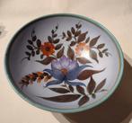 Flora Gouda schaal op voet type Iris 1610 - plateel, Antiek en Kunst, Ophalen