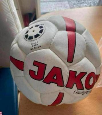 Jako voetbal beschikbaar voor biedingen