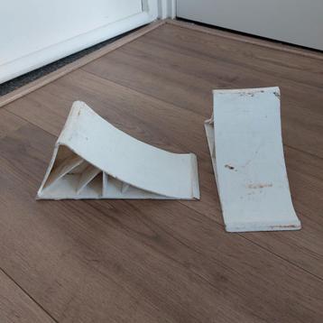 Wielkeg 2x wit kunststof  beschikbaar voor biedingen