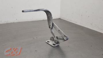 Motorkap Scharnier van een Renault Master beschikbaar voor biedingen