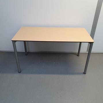 Eromes tafel trespa blad - 74x140x70 cm beschikbaar voor biedingen