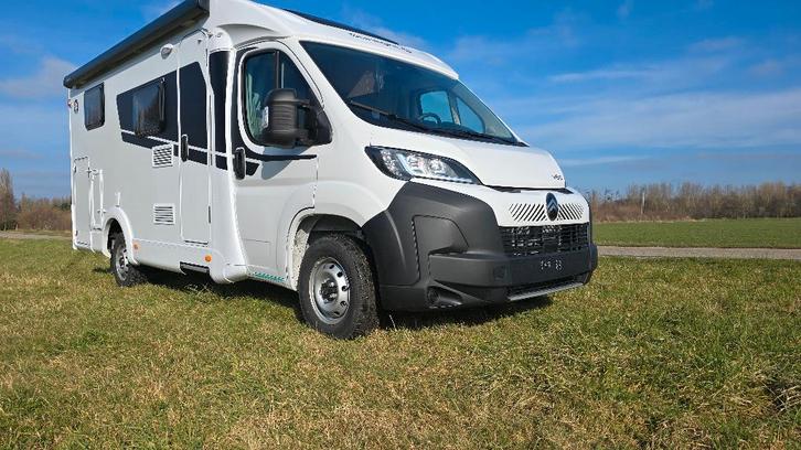 Te Huur Sunlight V66 2026 lengte bedden off grid 140 pk, Caravans en Kamperen, Verhuur
