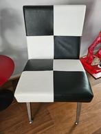 Zwart-witte leren designstoel, Huis en Inrichting, Fauteuils, Ophalen, Zo goed als nieuw, 50 tot 75 cm