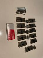 Mastermate dubbele Cilindersloten 11 stuks met 5 sleutels, Ophalen, Zo goed als nieuw, Overige materialen, Slot