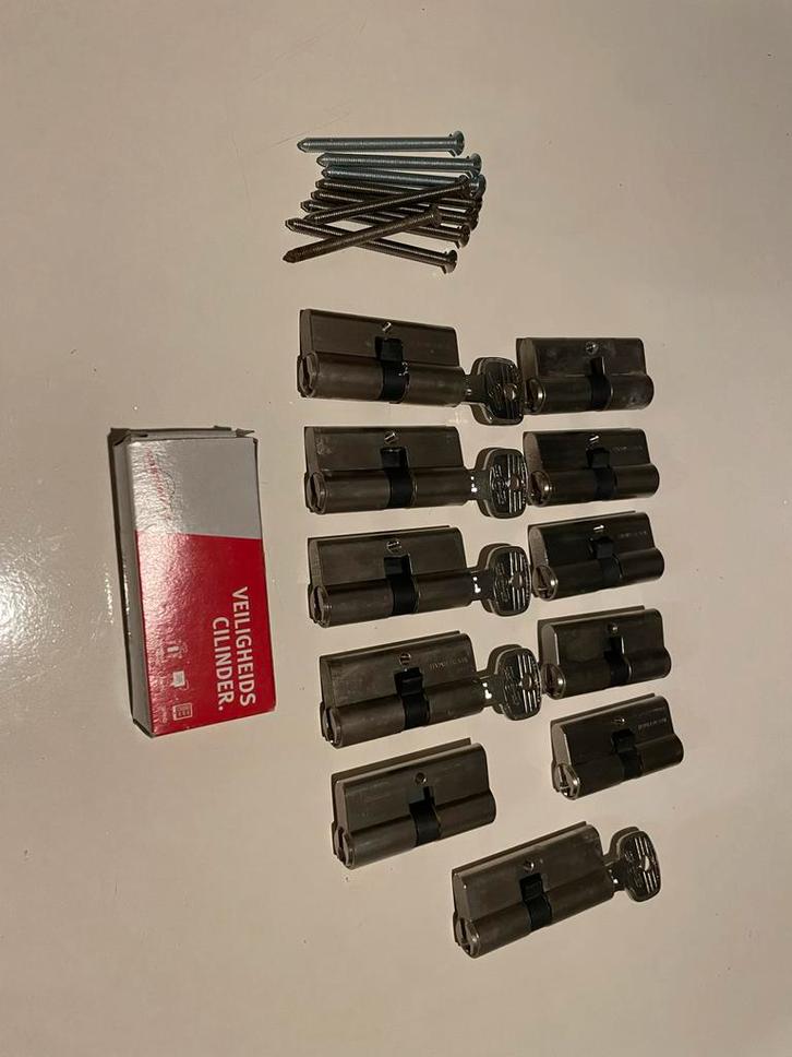 Mastermate dubbele Cilindersloten 11 stuks met 5 sleutels, Doe-het-zelf en Verbouw, Hang- en Sluitwerk, Zo goed als nieuw, Slot