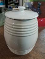 Oude witte pot, Ophalen