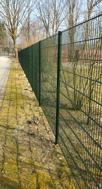 GEZOCHT: dubbelstaafs hekwerk, kleur groen, hoogte 1.40m beschikbaar voor biedingen