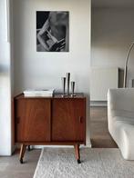Unieke vintage Mid century dressoir op wieltjes, Huis en Inrichting, Kasten | Dressoirs, Ophalen, Zo goed als nieuw, 25 tot 50 cm