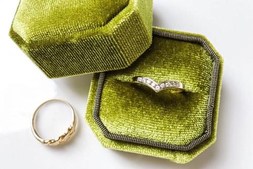 14 Karaat Gouden V Ring Met Zirkonia, Sieraden, Tassen en Uiterlijk, Ringen, Zo goed als nieuw, Dame, 17 tot 18, Goud, Goud, Ophalen of Verzenden
