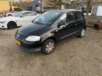 Volkswagen Fox 1.4 55KW 2005 Zwart, Auto's, Voorwielaandrijving, 15 km/l, 4 cilinders, 4 stoelen