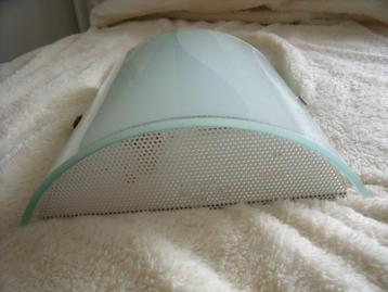 Plafond lamp ( Plafonnière) met melkglas kap in prima staat beschikbaar voor biedingen