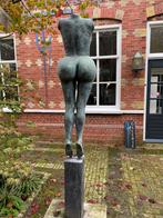 Bronzen vrouwentorso, Ophalen