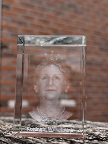 Wilhelmina hologram in glas  beschikbaar voor biedingen
