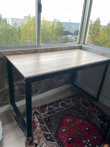 Bureau 120x60 staal/hout op wielen beschikbaar voor biedingen