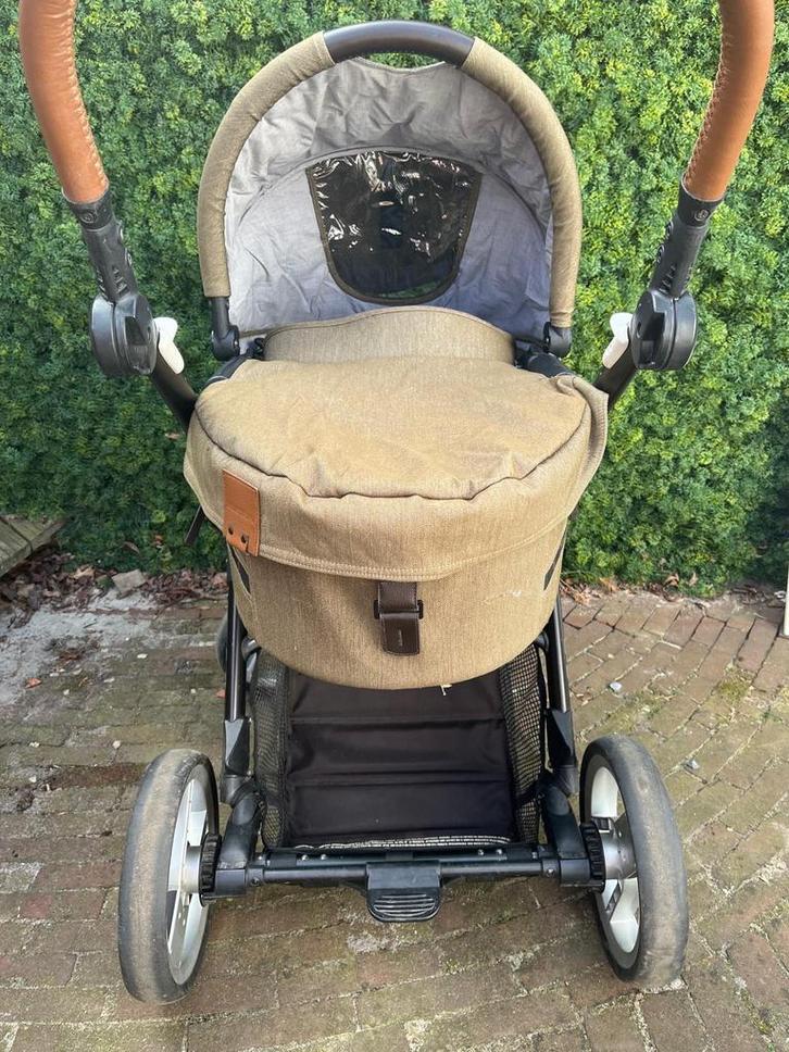 Mutsy Evo Industrial Olive Kinderwagenset, Kinderen en Baby's, Kinderwagens en Combinaties, Gebruikt, Combiwagen, Mutsy, Met reiswieg