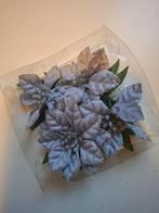 Kerstdeco - Zilveren Poinsettia, Huis en Inrichting, Ophalen of Verzenden