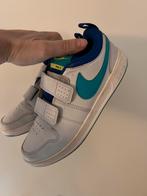 Nike maat 35, Ophalen, Zo goed als nieuw, Jongen of Meisje, Sportschoenen