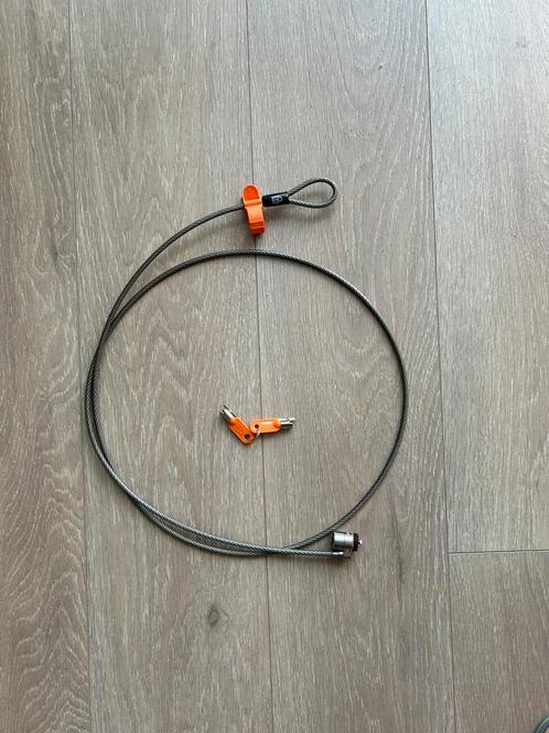 Kensingron microsaver slot met sleutels sterke staalkabel, Computers en Software, Pc- en Netwerkkabels, Zo goed als nieuw, Ophalen of Verzenden