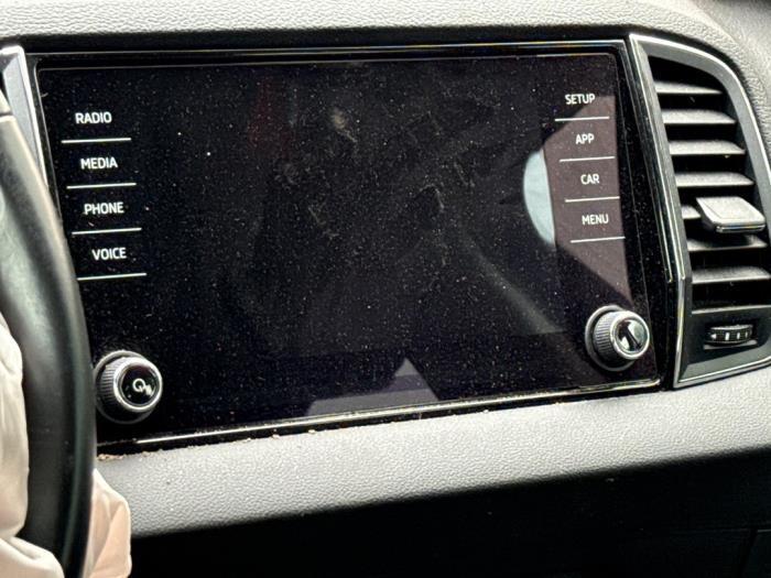 Navigatie Display van een Skoda Karoq, Auto-onderdelen, Elektronica en Kabels, Skoda, Gebruikt, 3 maanden garantie, Ophalen of Verzenden