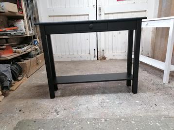  Nieuwe extra smalle sidetable. beschikbaar voor biedingen