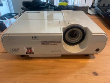 Beamer 3D mitsubischi beschikbaar voor biedingen