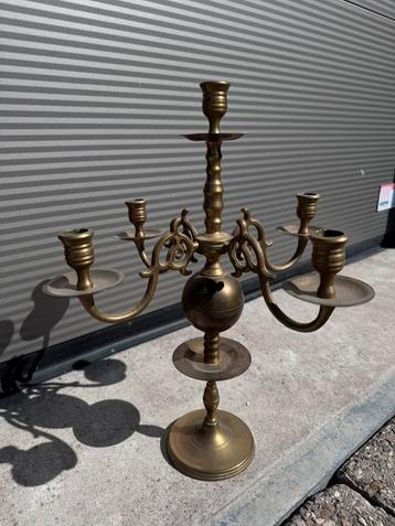 Vintage messing kandelaar beschikbaar voor biedingen
