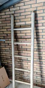 Sierladder handdoeken en kleding, Doe-het-zelf en Verbouw, Ladders en Trappen, Ophalen of Verzenden, Zo goed als nieuw, Ladder
