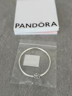 Pandora Moments Sparkling Snowflake Clasp Bangle 21 cm, Sieraden, Tassen en Uiterlijk, Armbanden, Ophalen of Verzenden, Nieuw