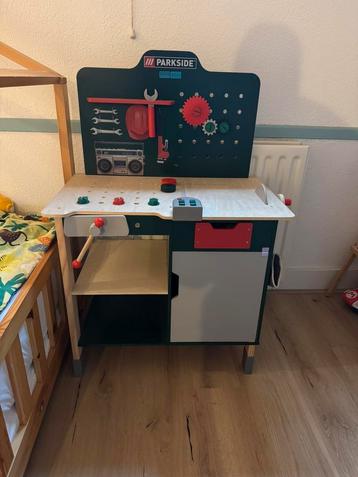 Werkbank beschikbaar voor biedingen