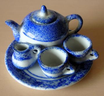 antiek Chinees miniatuur kinderserviesje  beschikbaar voor biedingen