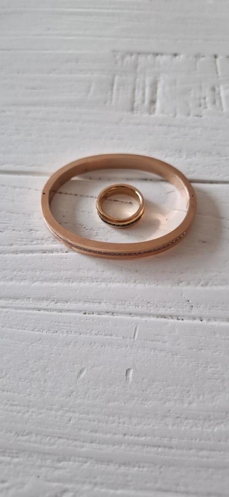 Stalen rosekleurige bangle armband+ring met steentjes NIEUW!, Sieraden, Tassen en Uiterlijk, Armbanden, Nieuw, Staal, Roze, Met strass