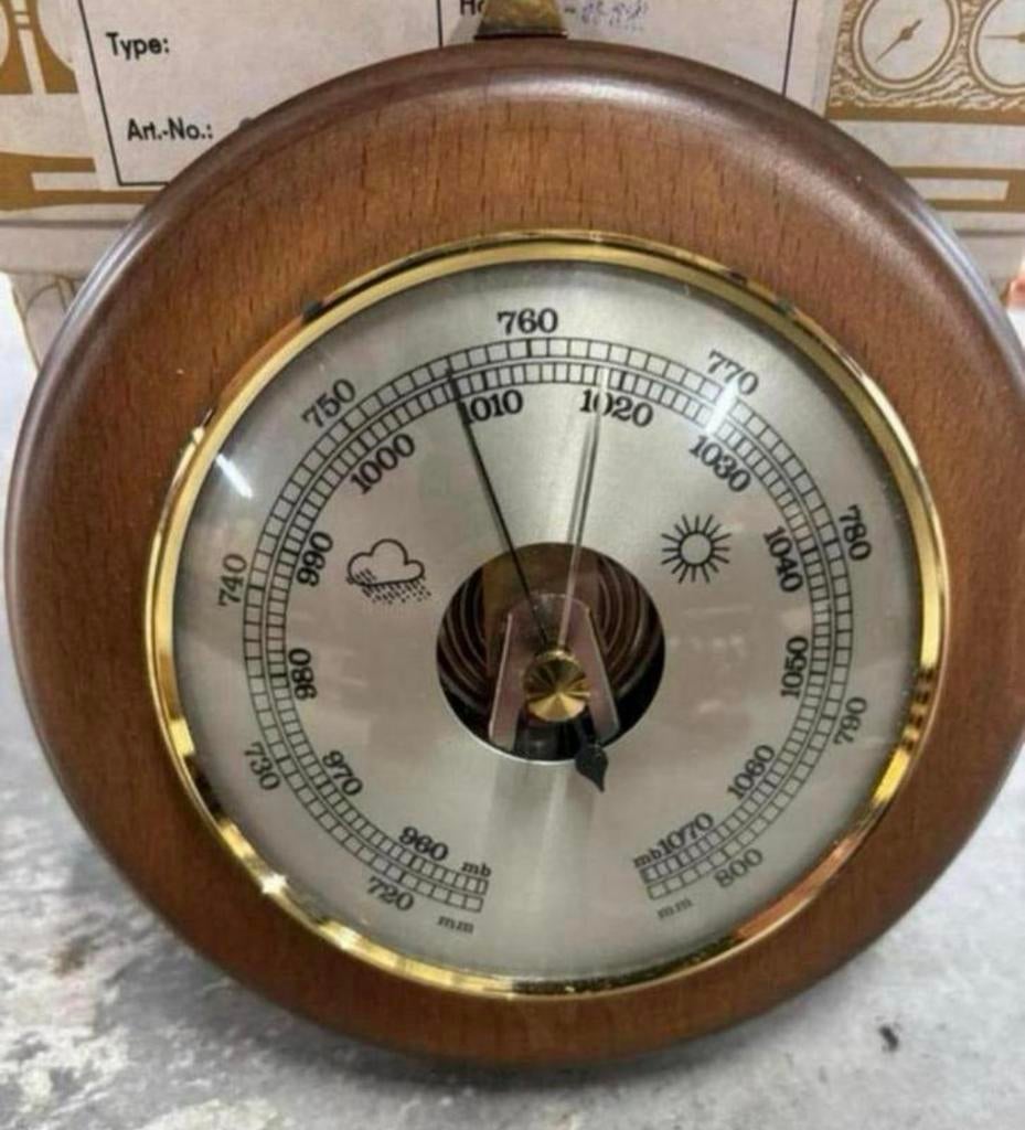 NIEUW Barometer op houten ronde rosset met ophangsysteem, Ophalen of Verzenden, Nieuw, Barometer