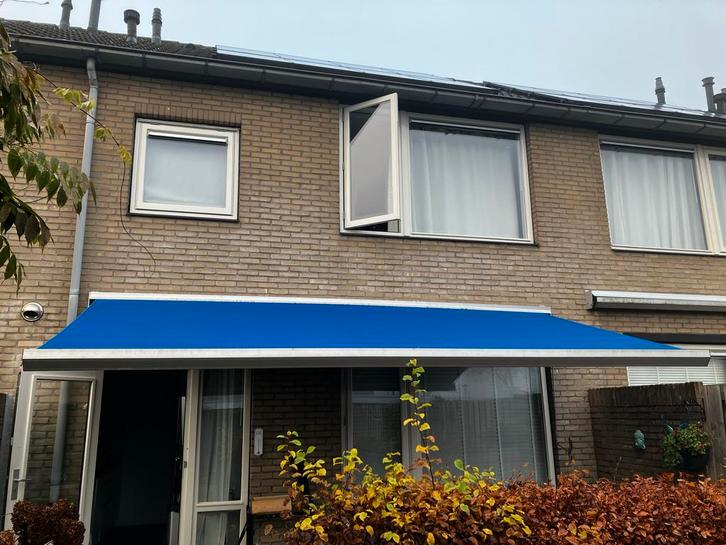 Uitschuifbaar Zonnescherm 497 breed en 230 uitschuifbaar, Tuin en Terras, Zonneschermen, Gebruikt, Uitvalscherm, 150 tot 300 cm