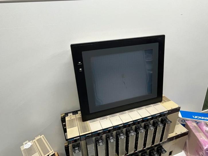 PLC 's, HMI's, Servo Frequentie regelaars  programmeerbaar, Hobby en Vrije tijd, Elektronica-componenten, Zo goed als nieuw, Ophalen