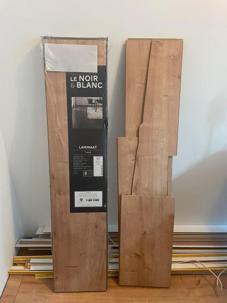 Nieuw pak Le Noir & Blanc laminaat Trend naturel bruin eiken, Doe-het-zelf en Verbouw, Vloerdelen en Plavuizen, Nieuw, Laminaat