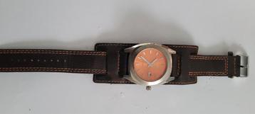 Herenhorloge met brede bruine band retro beschikbaar voor biedingen