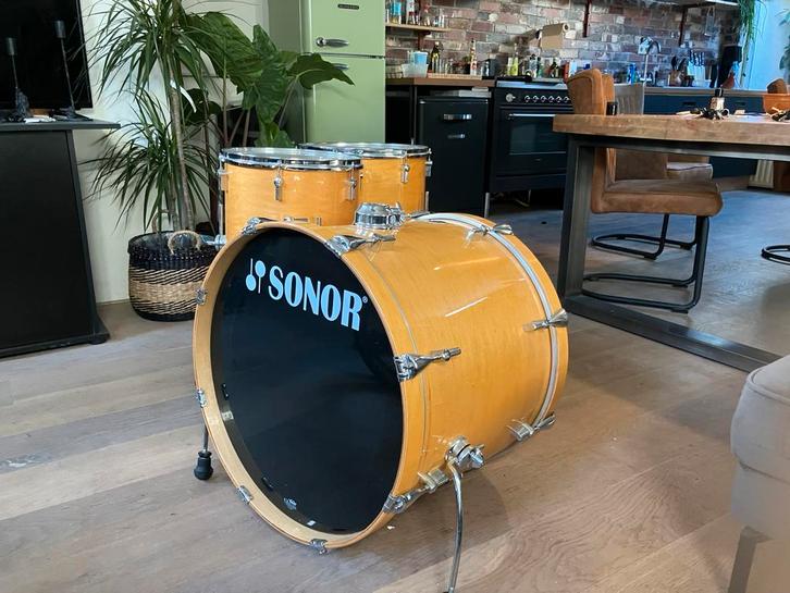 Mooie Sonor bassdrum en floortoms., Muziek en Instrumenten, Drumstellen en Slagwerk, Zo goed als nieuw, Sonor, Ophalen