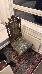 Klassieke stoel van hout, Ophalen