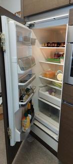 Grote kast met koelkast en magnetron oven, Huis en Inrichting, Keuken | Complete keukens, Gebruikt, Ophalen of Verzenden, Bruin
