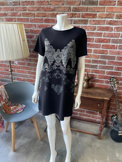 Jurk van Zara maat L, Kleding | Dames, Jurken, Gedragen, Maat 36 (S), Zwart, Boven de knie, Ophalen of Verzenden