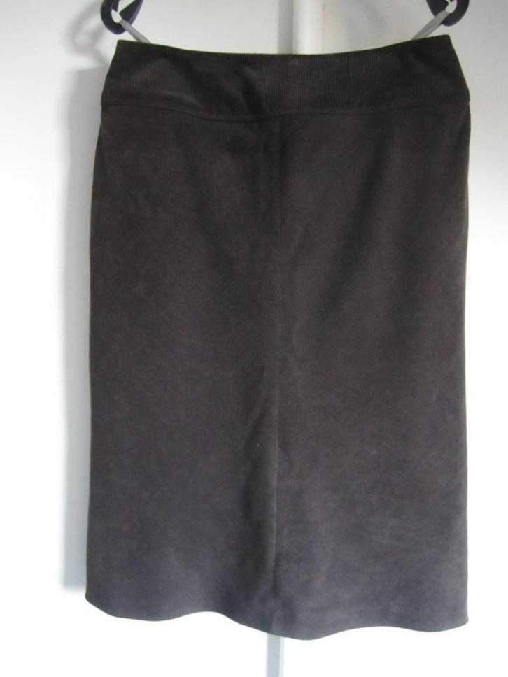 Authentic donkerbruine rok maat 40, Kleding | Dames, Rokken, Zo goed als nieuw, Maat 38/40 (M), Bruin, Onder de knie, Ophalen of Verzenden