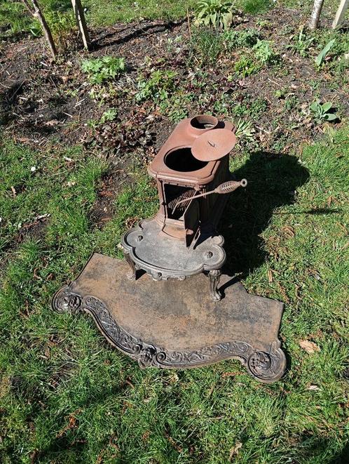 Antieke kleine houtkachel (event. met hout), Huis en Inrichting, Kachels, Gebruikt, Vrijstaand, Houtkachel, Hout, Ophalen