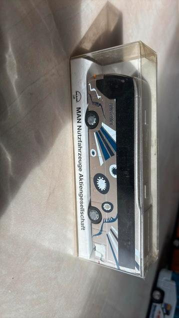 Rietze model Lions coach beschikbaar voor biedingen