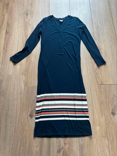 Lange blauwe jurk met strepen maat L, Kleding | Dames, Jurken, Zo goed als nieuw, Maat 42/44 (L), Blauw, Onder de knie, Ophalen of Verzenden