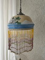 Hanglamp beschilderd melk glas met lange kralen rand, Huis en Inrichting, Lampen | Hanglampen, Ophalen of Verzenden, Zo goed als nieuw
