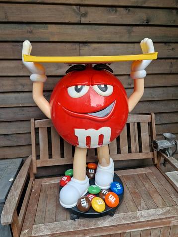 M&M Display - 105cm - Goede Staat! beschikbaar voor biedingen