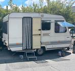 Gezellige en complete caravan met stapelbed, Caravans en Kamperen, Caravans, Treinzit, Particulier, Adria, Luifel