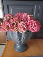 Grote bloempot op voet met hortensia, Ophalen of Verzenden, Zo goed als nieuw